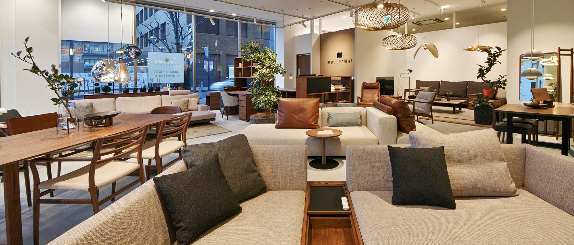 岡山中山下 内装2