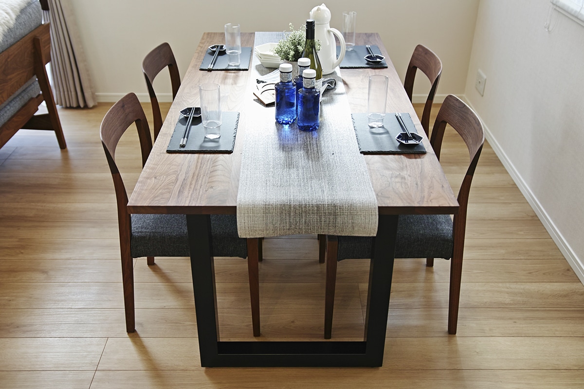 WILDWOOD DINING TABLE(W 160cm × D 84.5cm): テーブル｜マスター 