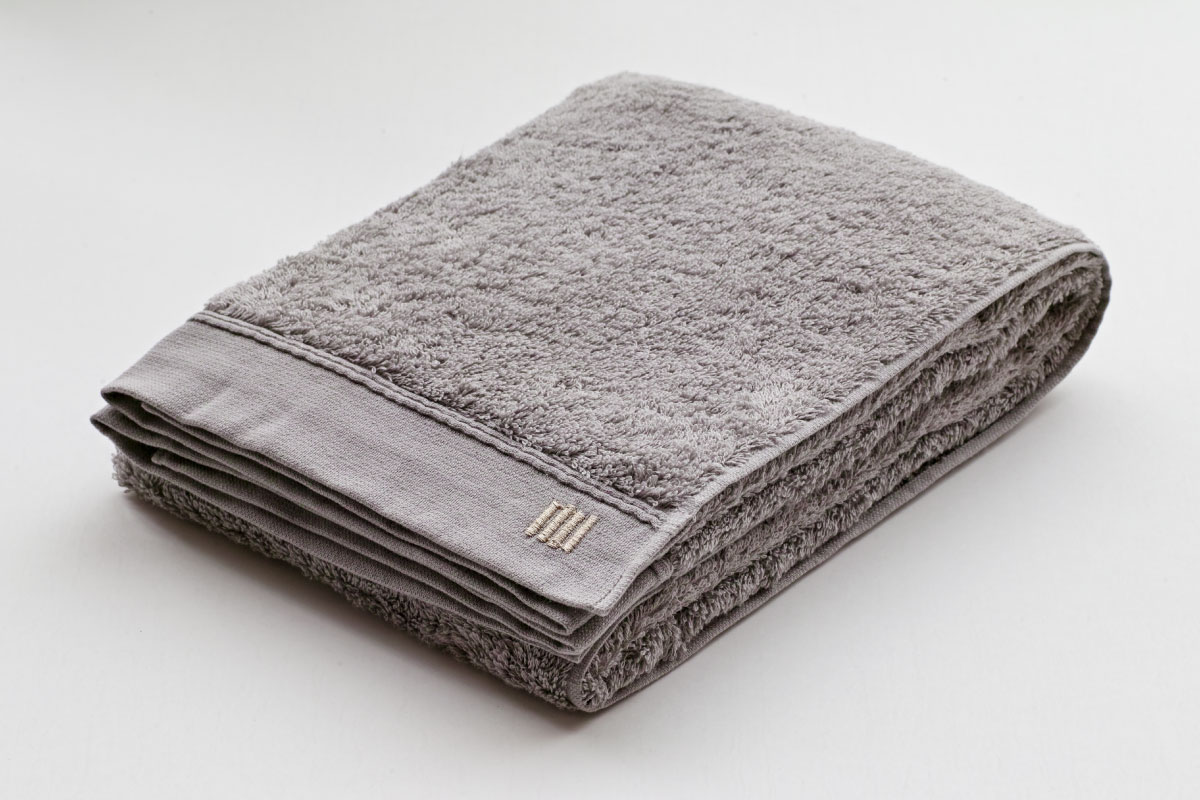 シルバーグレー