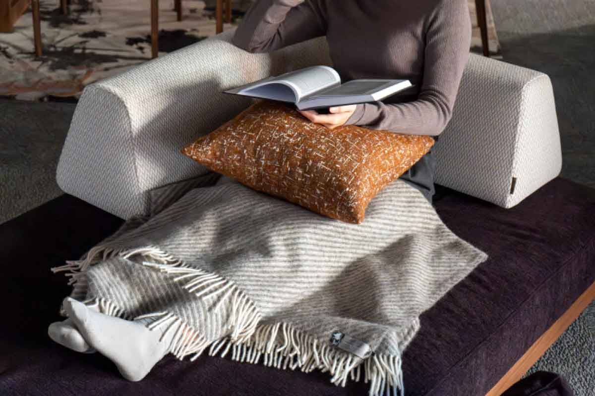 MOUNT CUSHION W90 × D30 × H30cm