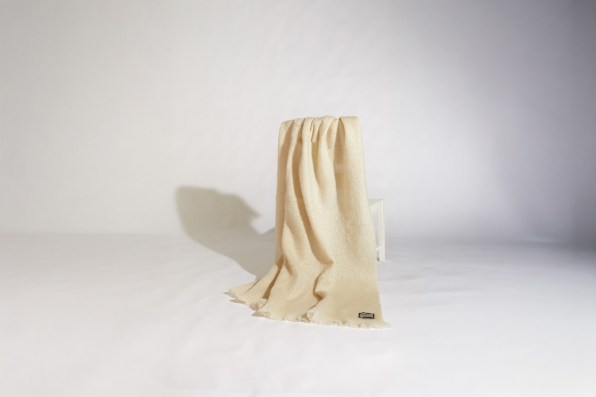 FOXFORD | Mohair Throw Off-White