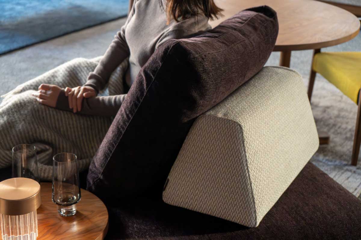 MOUNT CUSHION W90 × D30 × H30cm