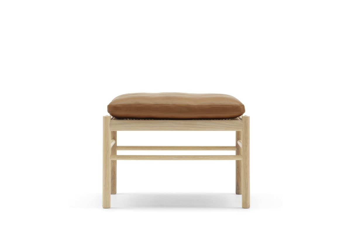 CARL HANSEN & SON | OW149F COLONIAL FOOT STOOL