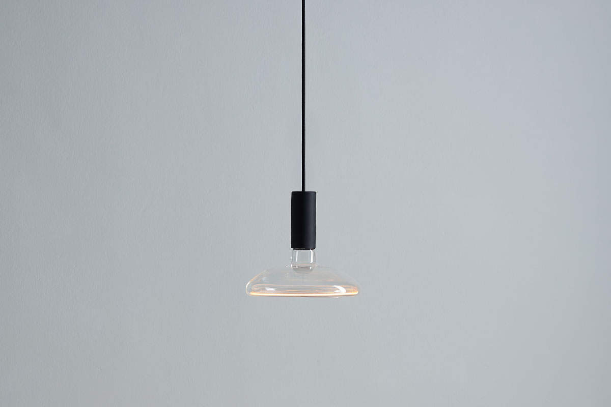 well lit | SPIN Black