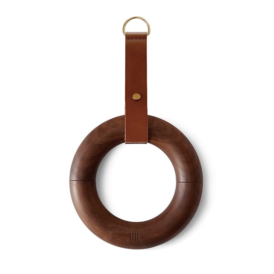 CURTAIN HOLDER